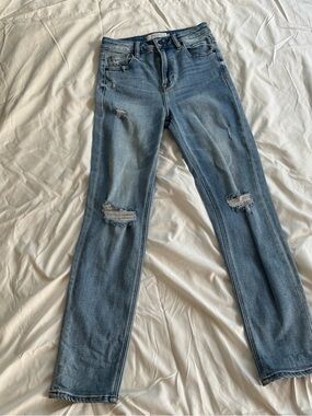 Light Wash Straight-Leg Jeans with Knee Distressing